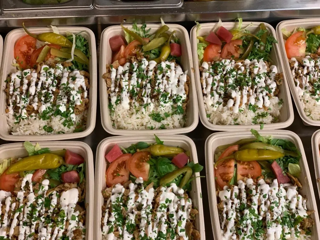 Tallrik med kebab från Indus Food Truck